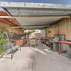 Vegas Oasis With Pool And 7 Miles To Strip Holiday home